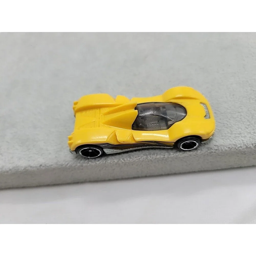 Hot Wheels Teegray Yellow Exotic Sports Car with Chrome Wheels 1:64